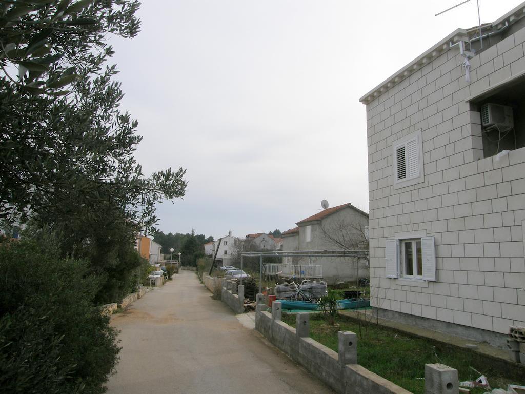 Apartments Cebalo - Ekonomija Korcula Town Exterior foto